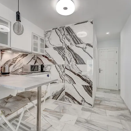 Graceful Brand New In Altamira Apartament