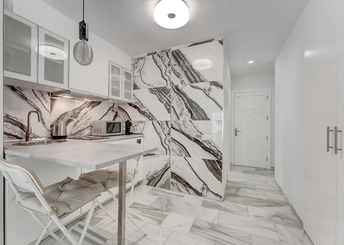 Graceful Brand New In Altamira Appartement